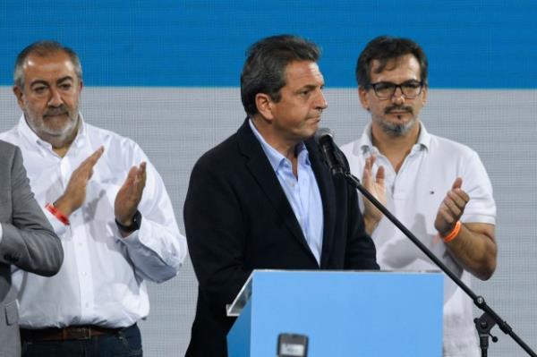 Argentina's Eco<em></em>nomy Minister Sergio Massa co<em></em>ncedes defeat