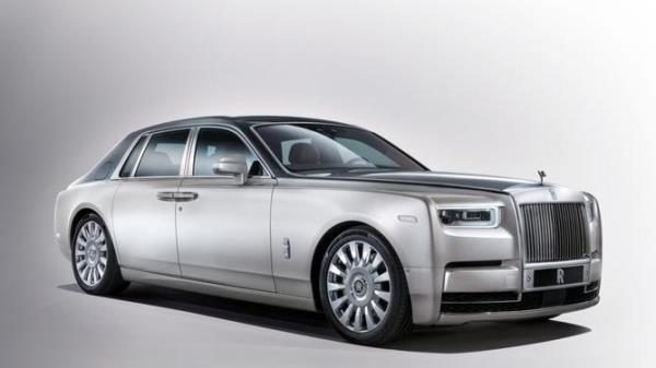 The Rolls Royce Phantom co<em></em>nsumes between 15.5-16.0L of fuel per 100km. Supplied