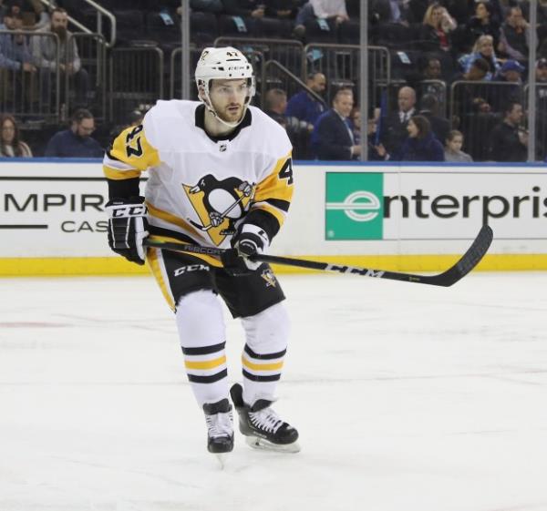 Adam Johnson of the Pittsburgh Penguins skates against the New York Rangers at Madison Square Garden on March 25, 2019 in New York City. (Bruce Bennett/Getty Images)